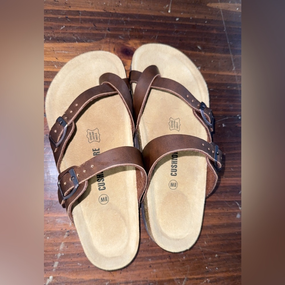 Cushionare size 8 woman’s sandals